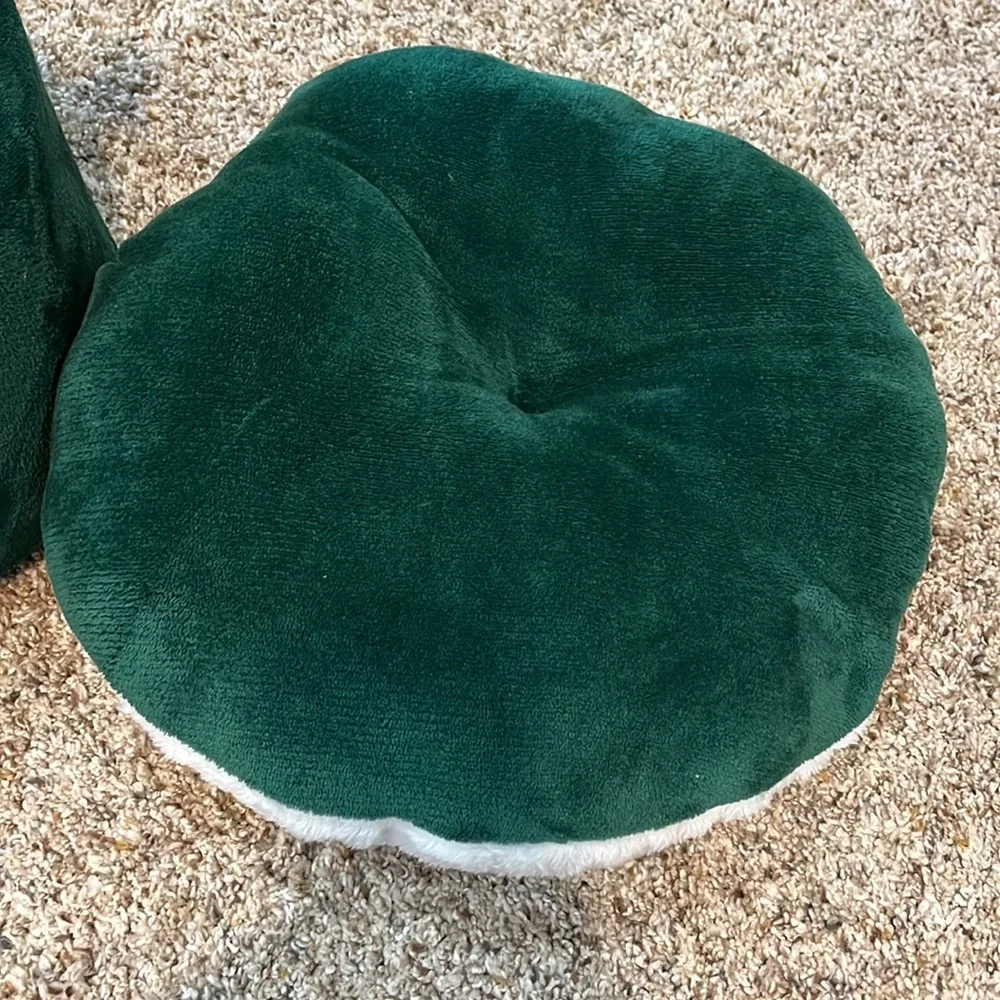 NWT Christmas Tree pet bed